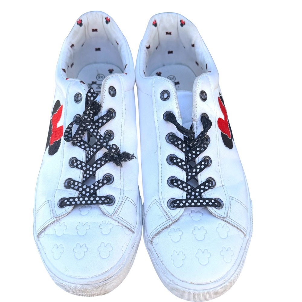 Disney Minnie‎ Mouse Sneakers Womens 9.5 White Low Top Polka Dot Laces Debossed